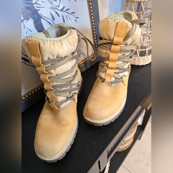 Timberland Women's Puffy Shearling Slip On Tie Up Half Calf Boots 8.5 - Picture 3 of 11